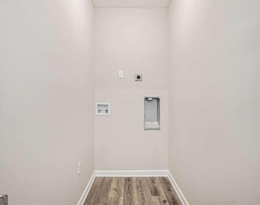 345 Green Love Lane - Photo Thumbnail 12