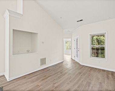 8806 Fairview Bluff Road - Photo Thumbnail 7