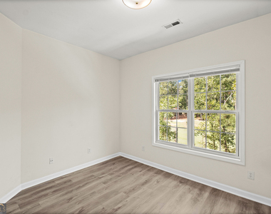 8806 Fairview Bluff Road - Photo Thumbnail 14
