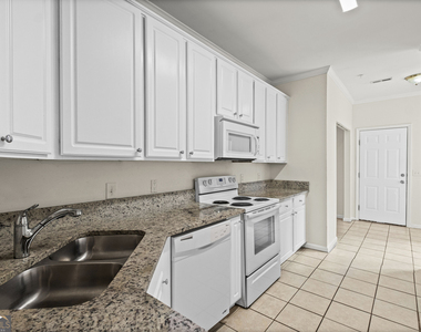 8806 Fairview Bluff Road - Photo Thumbnail 4