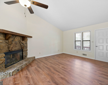 1358 Hardy Circle - Photo Thumbnail 5