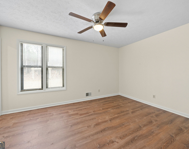 1358 Hardy Circle - Photo Thumbnail 12