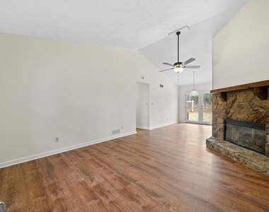 1358 Hardy Circle - Photo Thumbnail 4