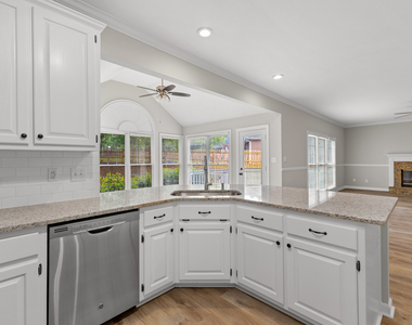 63 Audubon Place - Photo Thumbnail 13