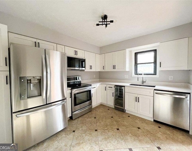 2700 Twigg Circle Se - Photo Thumbnail 1