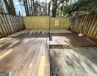 2700 Twigg Circle Se - Photo Thumbnail 4