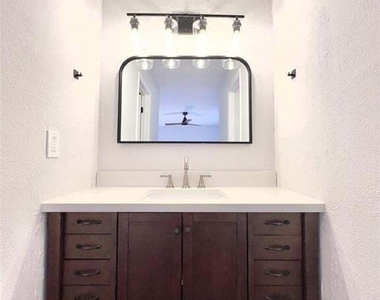 2700 Twigg Circle Se - Photo Thumbnail 2