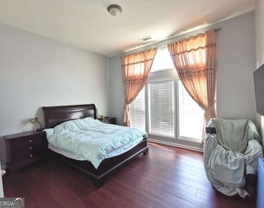 1913 Executive Drive - Photo Thumbnail 21