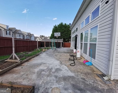 1913 Executive Drive - Photo Thumbnail 39