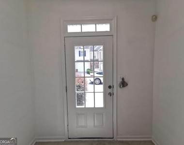 2073 Executive Drive - Photo Thumbnail 3