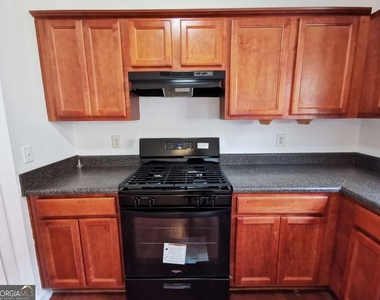 2073 Executive Drive - Photo Thumbnail 10