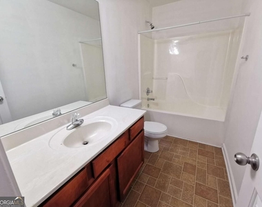 2073 Executive Drive - Photo Thumbnail 22