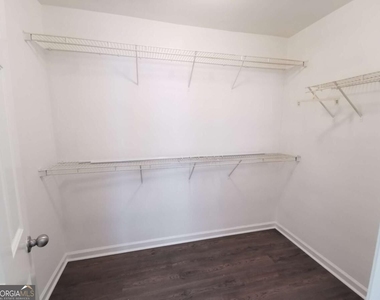 2073 Executive Drive - Photo Thumbnail 19