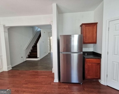 2073 Executive Drive - Photo Thumbnail 13