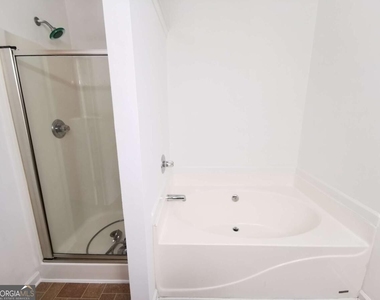 2073 Executive Drive - Photo Thumbnail 20