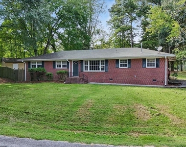 107 Pinecrest Circle - Photo Thumbnail 5