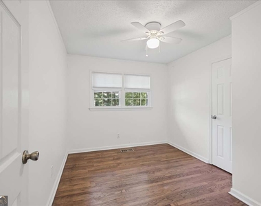 107 Pinecrest Circle - Photo Thumbnail 45