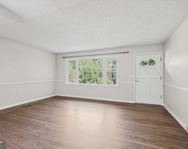 107 Pinecrest Circle - Photo Thumbnail 12