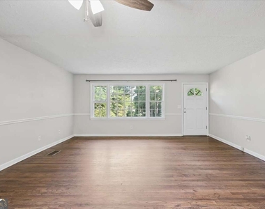 107 Pinecrest Circle - Photo Thumbnail 14