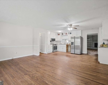 107 Pinecrest Circle - Photo Thumbnail 18