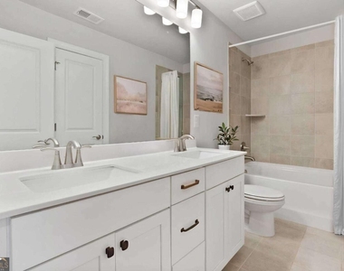 504 Hampton Crossing - Photo Thumbnail 25