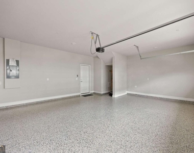 504 Hampton Crossing - Photo Thumbnail 28