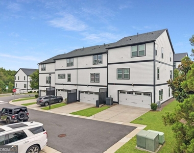 504 Hampton Crossing - Photo Thumbnail 29
