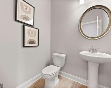 504 Hampton Crossing - Photo Thumbnail 14