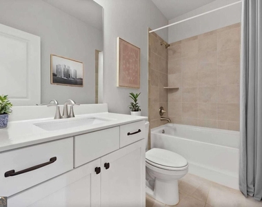 504 Hampton Crossing - Photo Thumbnail 4