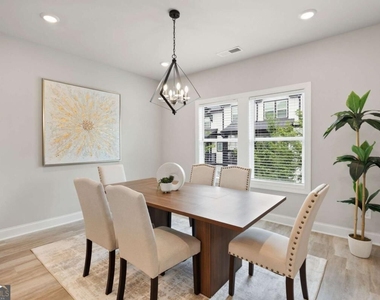 504 Hampton Crossing - Photo Thumbnail 13