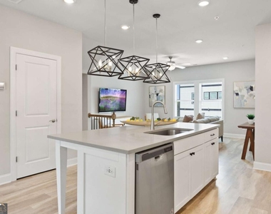 504 Hampton Crossing - Photo Thumbnail 10