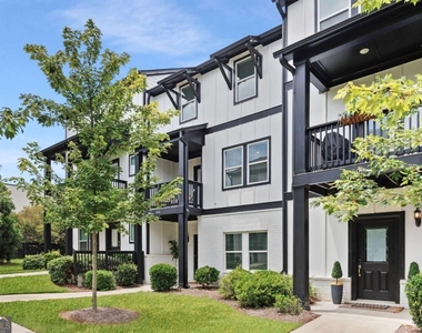504 Hampton Crossing - Photo Thumbnail 1