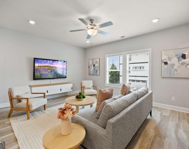 504 Hampton Crossing - Photo Thumbnail 5