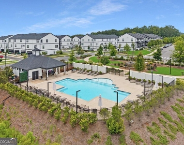 504 Hampton Crossing - Photo Thumbnail 34
