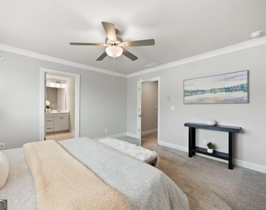 504 Hampton Crossing - Photo Thumbnail 20