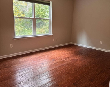 3048 Woodham Way Se - Photo Thumbnail 9