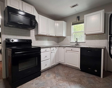 3048 Woodham Way Se - Photo Thumbnail 7