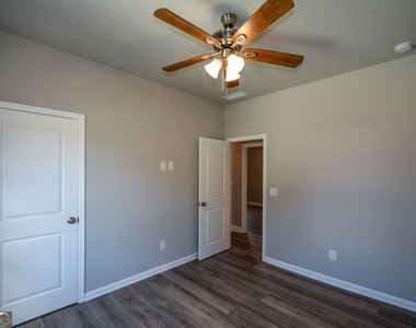 1816 Jessica Way - Photo Thumbnail 24