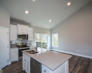 1816 Jessica Way - Photo Thumbnail 12