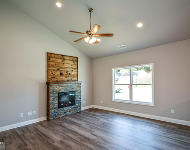 1816 Jessica Way - Photo Thumbnail 6