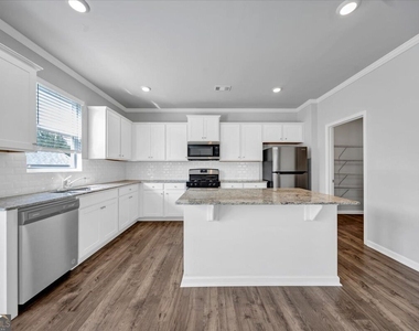 167 Fernbrook Trail - Photo Thumbnail 15