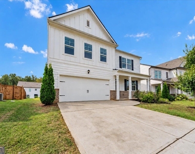 167 Fernbrook Trail - Photo Thumbnail 2