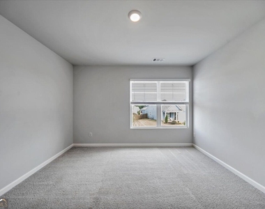 167 Fernbrook Trail - Photo Thumbnail 32