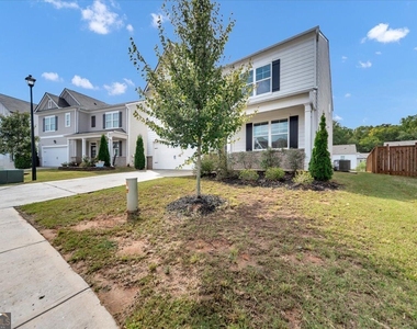 167 Fernbrook Trail - Photo Thumbnail 3