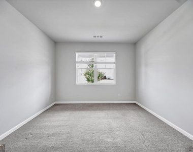 167 Fernbrook Trail - Photo Thumbnail 8