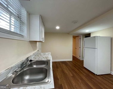 2106 Pawnee Drive Se - Photo Thumbnail 4