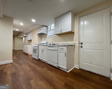 2106 Pawnee Drive Se - Photo Thumbnail 2