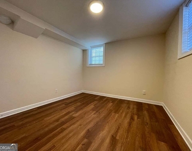 2106 Pawnee Drive Se - Photo Thumbnail 9