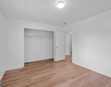 113 Tanglewood Drive - Photo Thumbnail 14