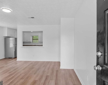 113 Tanglewood Drive - Photo Thumbnail 1